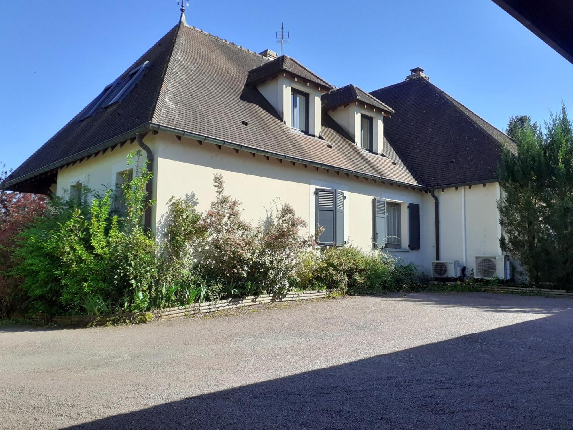Au P'Tit Versailles Châtillon-sur-Seine Kültér fotó